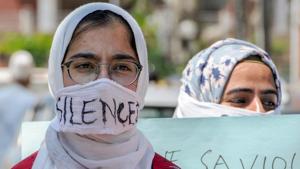 Students protest against rising instances of rape across the country, in Srinagar.(PTI) Students protest against rising instances of rape across the country, in Srinagar.(PTI)