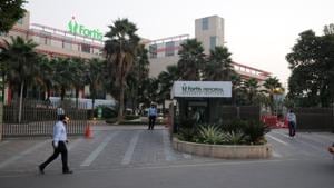 The fight over Fortis kicked off after the shareholding of its founders, Malvinder and Shivinder Singh, slid to less than 1% as lenders seized stock they’d put up as collateral.(Parveen Kumar/Hindustan Times) The fight over Fortis kicked off after the shareholding of its founders, Malvinder and Shivinder Singh, slid to less than 1% as lenders seized stock they’d put up as collateral.(Parveen Kumar/Hindustan Times)