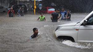 A senior civic official from BMC’s storm water drains department (SWD) confirmed that BMC will not be fixing nets under manholes in the suburbs for this monsoon.(HT File) A senior civic official from BMC’s storm water drains department (SWD) confirmed that BMC will not be fixing nets under manholes in the suburbs for this monsoon.(HT File)