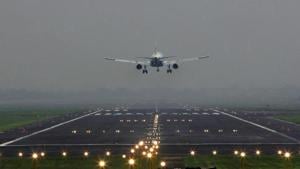 The new terminal building at Lucknow will be built at a cost of <span class='webrupee'>₹</span>1,232 crore and will be a major force multiplier towards UP’s growth.(HT File) The new terminal building at Lucknow will be built at a cost of <span class='webrupee'>₹</span>1,232 crore and will be a major force multiplier towards UP’s growth.(HT File)
