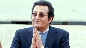 Vinod Khanna has been posthumously awarded with Dadasaheb Phalke at the 65th National Film Awards. Vinod Khanna has been posthumously awarded with Dadasaheb Phalke at the 65th National Film Awards.