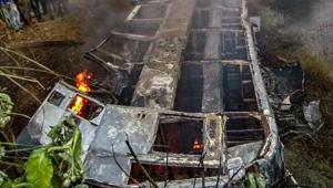 The bus caught fire after it overturned on the NH28 near Chetwa village in Motihari district, Bihar on Thursday.(PTI) The bus caught fire after it overturned on the NH28 near Chetwa village in Motihari district, Bihar on Thursday.(PTI)