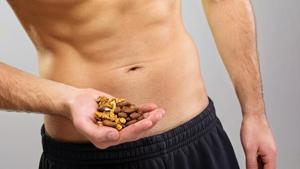 Consumption of walnuts can lead to better gut health.(Shutterstock)