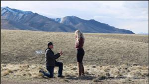 Levi Bliss proposed to his girlfriend of two years, Allison Barron. Their pictures have been going viral for a hilarious reason.(Twitter/allison_barron) Levi Bliss proposed to his girlfriend of two years, Allison Barron. Their pictures have been going viral for a hilarious reason.(Twitter/allison_barron)