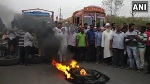 The alleged rape of a 9-year-old triggered massive protests in Dachepalli as thousands of people staged a sit-in on the state highway bringing the traffic to a grinding halt from Wednesday night to Thursday morning.(ANI photo) The alleged rape of a 9-year-old triggered massive protests in Dachepalli as thousands of people staged a sit-in on the state highway bringing the traffic to a grinding halt from Wednesday night to Thursday morning.(ANI photo)