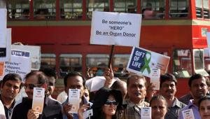 On any given day, there are eight to 10 brain dead people in ICUs across India, according to data from Fortis Organ Retrieval and Transplant.. One donor can save up to seven lives, the data says.(Hindustan Times) On any given day, there are eight to 10 brain dead people in ICUs across India, according to data from Fortis Organ Retrieval and Transplant.. One donor can save up to seven lives, the data says.(Hindustan Times)