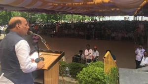 Rajanath singh addresses a crowd in Karnataka on Saturday.(HT Photo) Rajanath singh addresses a crowd in Karnataka on Saturday.(HT Photo)