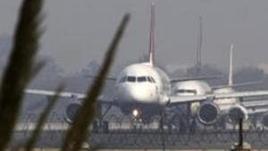 At present, the Jaipur airport is shut for operations from 10 pm to 6 am for the ongoing construction work of parallel taxiway.(HT FILE PHOTO) At present, the Jaipur airport is shut for operations from 10 pm to 6 am for the ongoing construction work of parallel taxiway.(HT FILE PHOTO)