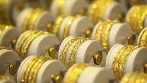 The accused fled with about 300 grams of gold and <span class='webrupee'>₹</span>45,000 in cash.(Representational photo) The accused fled with about 300 grams of gold and <span class='webrupee'>₹</span>45,000 in cash.(Representational photo)