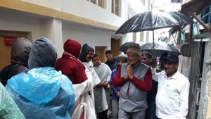 Former Uttarakhand chief minister Harish Rawat interacts with pilgrims on way to Kedarnath on Sunday.(HT Photo) Former Uttarakhand chief minister Harish Rawat interacts with pilgrims on way to Kedarnath on Sunday.(HT Photo)