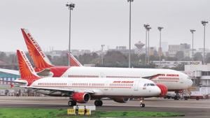Air India aircraft photographed at Mumbai International Airport.(Mint File) Air India aircraft photographed at Mumbai International Airport.(Mint File)