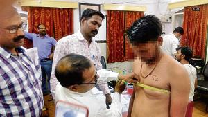 A doctor examines a candidate for post of constable, at a district hospital, Dhar, Madhya Pradesh, April 29(ANI) A doctor examines a candidate for post of constable, at a district hospital, Dhar, Madhya Pradesh, April 29(ANI)