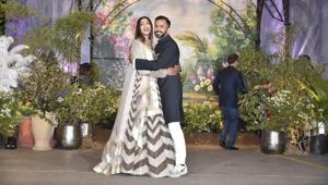 Sonam Kapoor-Anand Ahuja wedding: The couple arrived in matching outfits.(Viral Bhayani) Sonam Kapoor-Anand Ahuja wedding: The couple arrived in matching outfits.(Viral Bhayani)