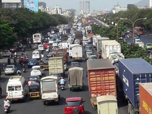 Traffic jam on the Eastern Express Highway in Thane on Tuesday morning, after officials close Mumbra bypass.(Praful Gangurde) Traffic jam on the Eastern Express Highway in Thane on Tuesday morning, after officials close Mumbra bypass.(Praful Gangurde)
