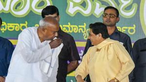 BSP chief Mayawati with former Prime Minister HD Deve Gowda. If HD Deve Gowda adheres to his stand not to support either the BJP or the Congress and, instead, sit in opposition, we would have an impasse(PTI) BSP chief Mayawati with former Prime Minister HD Deve Gowda. If HD Deve Gowda adheres to his stand not to support either the BJP or the Congress and, instead, sit in opposition, we would have an impasse(PTI)