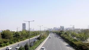 The Rs5,763 crore EPE will provide signal-free connectivity between Ghaziabad, Faridabad, Gautam Budh Nagar (Greater Noida) and Palwal on the periphery of Delhi, channelling non-Delhi-bound traffic, decongesting the capital and reducing pollution.(File photo) The Rs5,763 crore EPE will provide signal-free connectivity between Ghaziabad, Faridabad, Gautam Budh Nagar (Greater Noida) and Palwal on the periphery of Delhi, channelling non-Delhi-bound traffic, decongesting the capital and reducing pollution.(File photo)