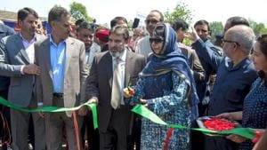 Jammu and Kashmir chief minister Mehbooba Mufti inaugurates phase-I of the Jahangir Chowk-Rambagh flyover, in Srinagar on Friday.(PTI Photo) Jammu and Kashmir chief minister Mehbooba Mufti inaugurates phase-I of the Jahangir Chowk-Rambagh flyover, in Srinagar on Friday.(PTI Photo)