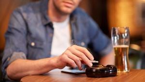 Interestingly, according to research, people who quit smoking also start drinking lesser alcohol.(Shutterstock) Interestingly, according to research, people who quit smoking also start drinking lesser alcohol.(Shutterstock)