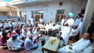 Congress candidate for Hardev Singh Ladi Sherowalia addressing a public meeting in village Jafarwal on the out skirts of Shahkot on Sunday.(Pardeep Pandit/HT) Congress candidate for Hardev Singh Ladi Sherowalia addressing a public meeting in village Jafarwal on the out skirts of Shahkot on Sunday.(Pardeep Pandit/HT)