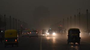 Blackout at Delhi’s Rajpath after a sudden thunderstorm struck New Delhi on Sunday.(Vipin Kumar/HT PHOTO) Blackout at Delhi’s Rajpath after a sudden thunderstorm struck New Delhi on Sunday.(Vipin Kumar/HT PHOTO)