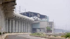 A meeting of senior officials from the Delhi metro rail corporation (DMRC), the Noida metro rail corporation (NMRC), the Noida Authority and the Yamuna Expressway Industrial Development Authority (Yeida) took place on Saturday to review the progress of the aqua line.(HT File Photo) A meeting of senior officials from the Delhi metro rail corporation (DMRC), the Noida metro rail corporation (NMRC), the Noida Authority and the Yamuna Expressway Industrial Development Authority (Yeida) took place on Saturday to review the progress of the aqua line.(HT File Photo)