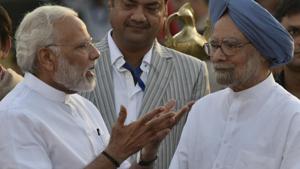 Prime Minister Narendra Modi talks to former PM Manmohan Singh during Dusshera celebration at Lal Quila Grounds in New Delhi in September 2017.(Vipin Kumar/HT File Photo) Prime Minister Narendra Modi talks to former PM Manmohan Singh during Dusshera celebration at Lal Quila Grounds in New Delhi in September 2017.(Vipin Kumar/HT File Photo)