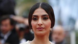 71st Cannes Film Festival - Sonam Kapoor arrives at the red carpet screening of the film BlacKkKlansman.(REUTERS) 71st Cannes Film Festival - Sonam Kapoor arrives at the red carpet screening of the film BlacKkKlansman.(REUTERS)