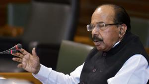 Senior Congress leader Veerappa Moily said the BJP’s negative campaign helped it gain the lead in the Karnataka election results.(PTI File Photo) Senior Congress leader Veerappa Moily said the BJP’s negative campaign helped it gain the lead in the Karnataka election results.(PTI File Photo)