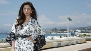 Pakistani actor Mahira Khan poses on the Croisette.(REUTERS) Pakistani actor Mahira Khan poses on the Croisette.(REUTERS)