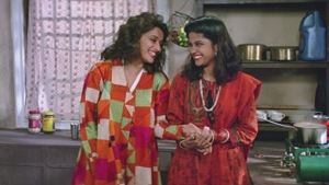 Madhuri Dixit and Renuka Shahane in Hum Apke Hain Koun! Madhuri Dixit and Renuka Shahane in Hum Apke Hain Koun!