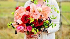 Trim the flower stems at an angle before inserting in water.(Shutterstock) Trim the flower stems at an angle before inserting in water.(Shutterstock)