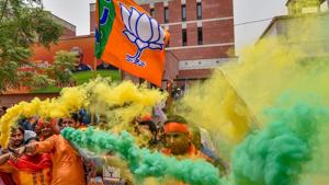 BJP workers celebrate the party's lead during counting of votes for Karnataka Assembly elections.(PTI Photo) BJP workers celebrate the party's lead during counting of votes for Karnataka Assembly elections.(PTI Photo)