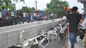 The part of the Varanasi flyover which came crashing down on May 15, killing 17 people, had just been constructed in February.(Rajesh Kumar / Hindustan Times) The part of the Varanasi flyover which came crashing down on May 15, killing 17 people, had just been constructed in February.(Rajesh Kumar / Hindustan Times)