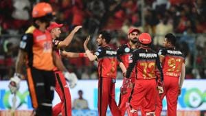Get highlights of Royal Challengers Bangalore vs Sunrisers Hyderabad, IPL 2018 match here. RCB beat SRH by 14 runs in a high scoring IPL encounter.(PTI) Get highlights of Royal Challengers Bangalore vs Sunrisers Hyderabad, IPL 2018 match here. RCB beat SRH by 14 runs in a high scoring IPL encounter.(PTI)