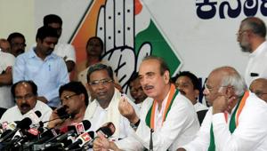 Congress senior leader Ghulam Nabi Azad speaks as Mallikarjun Kharge and former Karnataka chief minister Siddaramaiah looks on, during a press conference after the Supreme Court order of floor test for newly sworn-in chief minister BS Yeddyurappa.(PTI) Congress senior leader Ghulam Nabi Azad speaks as Mallikarjun Kharge and former Karnataka chief minister Siddaramaiah looks on, during a press conference after the Supreme Court order of floor test for newly sworn-in chief minister BS Yeddyurappa.(PTI)