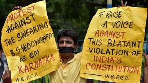 Congress activists stage a demonstration in Kolkata against the Karnataka governor's invitation to BJP to form the government.(PTI Photo) Congress activists stage a demonstration in Kolkata against the Karnataka governor's invitation to BJP to form the government.(PTI Photo)