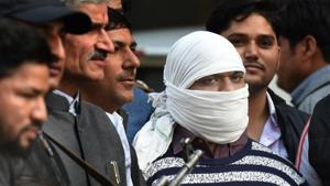 Suspected Indian Mujahideen operative Ariz Khan arrested by Delhi Police in New Delhi on February 14, 2018.(Arvind Yadav/HT File Photo) Suspected Indian Mujahideen operative Ariz Khan arrested by Delhi Police in New Delhi on February 14, 2018.(Arvind Yadav/HT File Photo)
