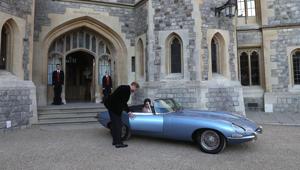 The car bore a special registration number in honour of the royal wedding – E190518 – marking the date of their wedding.(AFP/Getty Images Photo) The car bore a special registration number in honour of the royal wedding – E190518 – marking the date of their wedding.(AFP/Getty Images Photo)