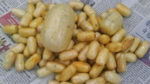 An official said it was the highest number of capsules of cocaine extracted from any professional drugs swallower by the NCB’s Delhi bureau.(Twitter/ANI Photo) An official said it was the highest number of capsules of cocaine extracted from any professional drugs swallower by the NCB’s Delhi bureau.(Twitter/ANI Photo)