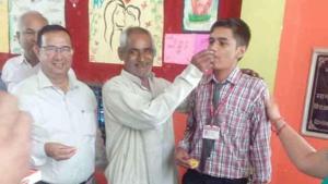 Kartik of Nav Durga School in Jind, who uses only one name, has topped the Haryana board Class 10 examination with 99.6% marks. He has scored full 100 marks in Sanskrit, maths and science.(HT photo) Kartik of Nav Durga School in Jind, who uses only one name, has topped the Haryana board Class 10 examination with 99.6% marks. He has scored full 100 marks in Sanskrit, maths and science.(HT photo)