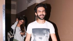 Karthik Aaryan spotted at Juhu PVR.(Viral Bhayani) Karthik Aaryan spotted at Juhu PVR.(Viral Bhayani)