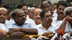 Karnataka Pradesh Congress Committee (KPCC) president G Parmeshwara and Janta Dal (secular) leader HD Kumaraswamy along with other party leaders after meeting Governor Vajubhai Vala at Raj Bhawan in Bengaluru.(Arijit Sen/HT File Photo) Karnataka Pradesh Congress Committee (KPCC) president G Parmeshwara and Janta Dal (secular) leader HD Kumaraswamy along with other party leaders after meeting Governor Vajubhai Vala at Raj Bhawan in Bengaluru.(Arijit Sen/HT File Photo)