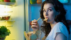 Weight loss tips: You may stick to your diet plan and exercise regularly, there are times when you could give in to temptation and end up eating that extra packet of chips.(Shutterstock) Weight loss tips: You may stick to your diet plan and exercise regularly, there are times when you could give in to temptation and end up eating that extra packet of chips.(Shutterstock)