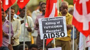 Activists from trade union of Communist Party of India stage protest against police firing on people demanding the closure of Vedanta’s Sterlite copper unit in Tuticorin.(PTI Photo) Activists from trade union of Communist Party of India stage protest against police firing on people demanding the closure of Vedanta’s Sterlite copper unit in Tuticorin.(PTI Photo)
