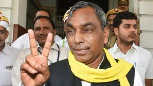Suheldev Bhartiya Samaj Party leader and NDA partner Om Prakash Rajbhar had on Sunday said that those attending rallies of his political rivals will be “cursed” with jaundice.(PTI/File Photo) Suheldev Bhartiya Samaj Party leader and NDA partner Om Prakash Rajbhar had on Sunday said that those attending rallies of his political rivals will be “cursed” with jaundice.(PTI/File Photo)