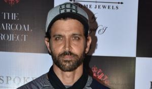 Hrithik Roshan was seen cycling and shooting a video as part of fitness challenge. Twitter had something to say on this.(IANS) Hrithik Roshan was seen cycling and shooting a video as part of fitness challenge. Twitter had something to say on this.(IANS)