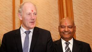 Cairn Energy chief executive Bill Gammell (L) and Vedanta chairman Anil Agarwal pose for a picture during a news conference in Mumbai October 11, 2010.(REUTERS) Cairn Energy chief executive Bill Gammell (L) and Vedanta chairman Anil Agarwal pose for a picture during a news conference in Mumbai October 11, 2010.(REUTERS)