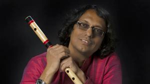 Milind Date is a flutist and music composer who plays the bansuri.(HT Photo) Milind Date is a flutist and music composer who plays the bansuri.(HT Photo)