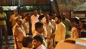 Delhi Police personnel outside the residence of deputy chief minister Manish Sisodia on Friday.(HT Photo) Delhi Police personnel outside the residence of deputy chief minister Manish Sisodia on Friday.(HT Photo)