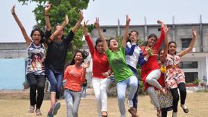 Students exult in Dehradun after Uttarakhand Board of School Education declares class 10 and class 12 results on Saturday.(Vinay Santosh Kumar/HT Photo) Students exult in Dehradun after Uttarakhand Board of School Education declares class 10 and class 12 results on Saturday.(Vinay Santosh Kumar/HT Photo)